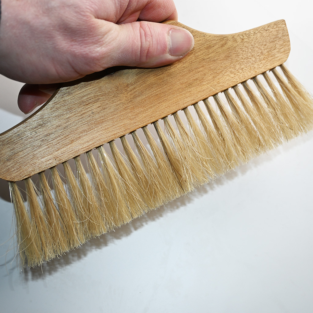 Bee Brush, smetáček, boční pohled