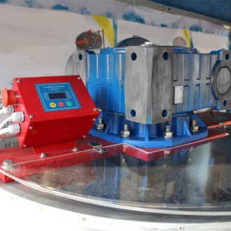 motor pastovadla, převodovka, Lysoň, míchání medu