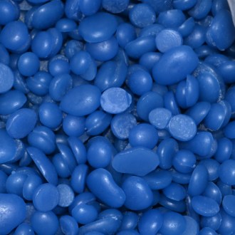 Včelí vosk - modré pelety - 500 g, včelí vosk, voskové pelety, výroba svíček, dekorace, včelařské potřeby