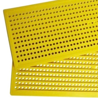 Pylochytová mřížka široká 408x148 mm, průměr otvoru 4,8 mm, včelařské potřeby, vybavení úlu, fotografie produktu